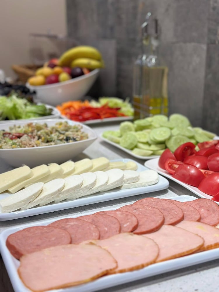 Фото Bridge Hotel