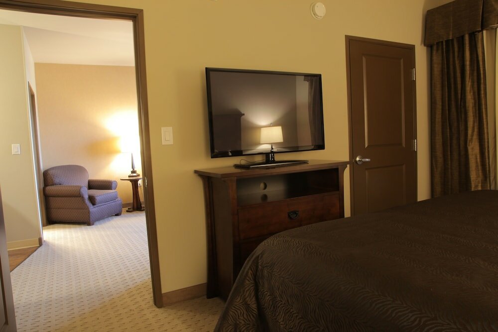 Фото Teddy's Residential Suites Watford City