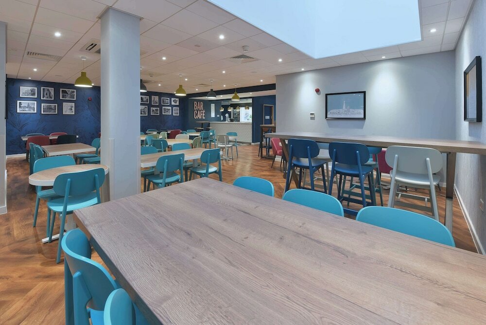 Фото Travelodge London Ealing