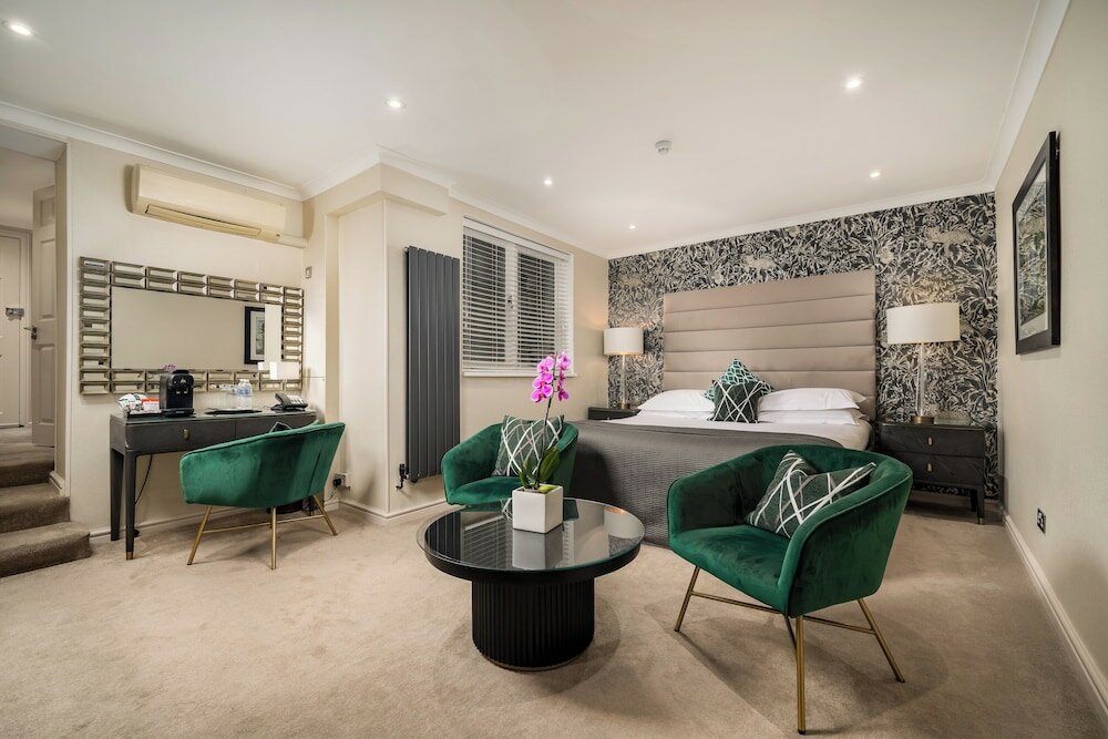 Фото The Beaufort Hotel