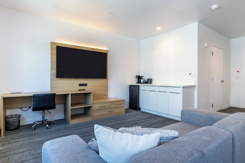 Фото Hotel Mai Downtown Long Beach