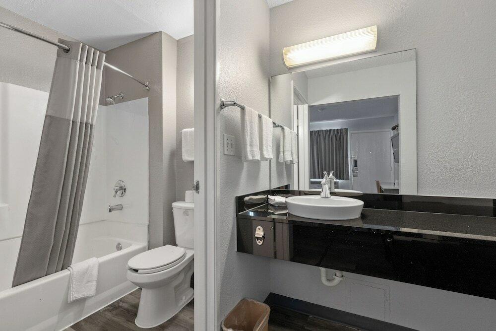 Фото Motel 6 San Diego, Ca - North