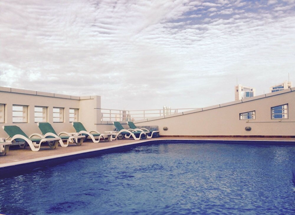 Фото Tulip Hotel And Suites