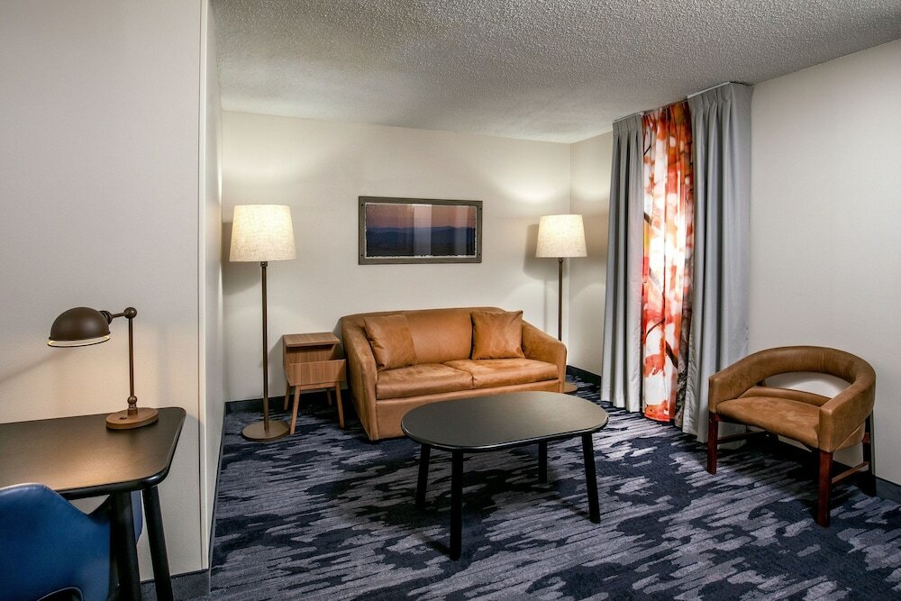 Фото Fairfield Inn & Suites by Marriott Saratoga Malta