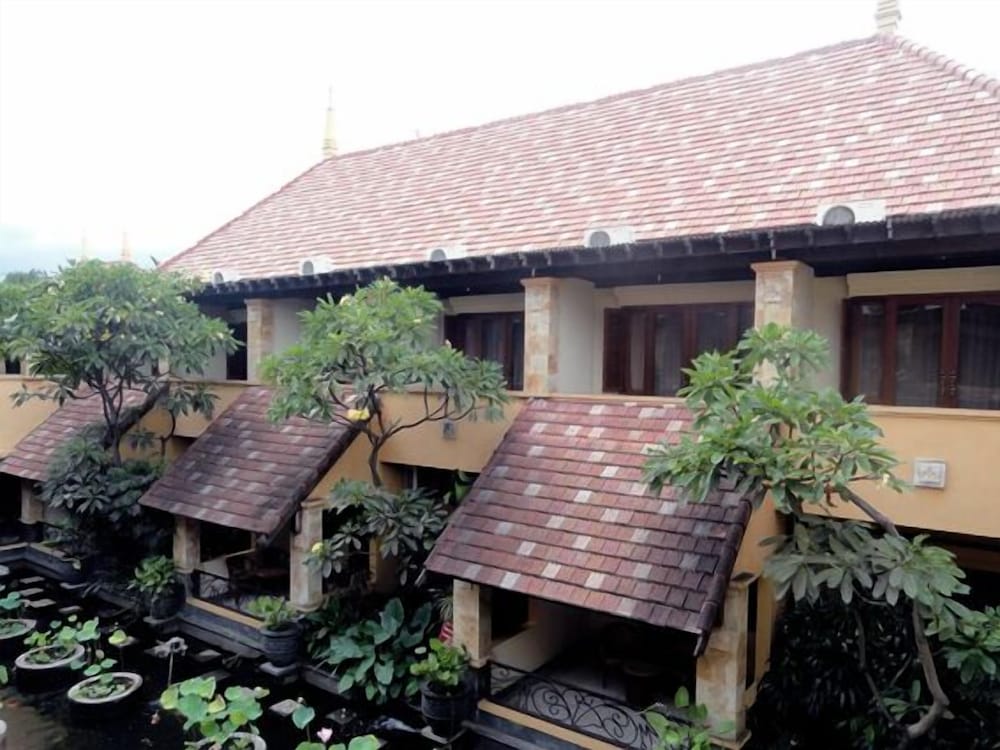 Фото Lotus Garden Hotel