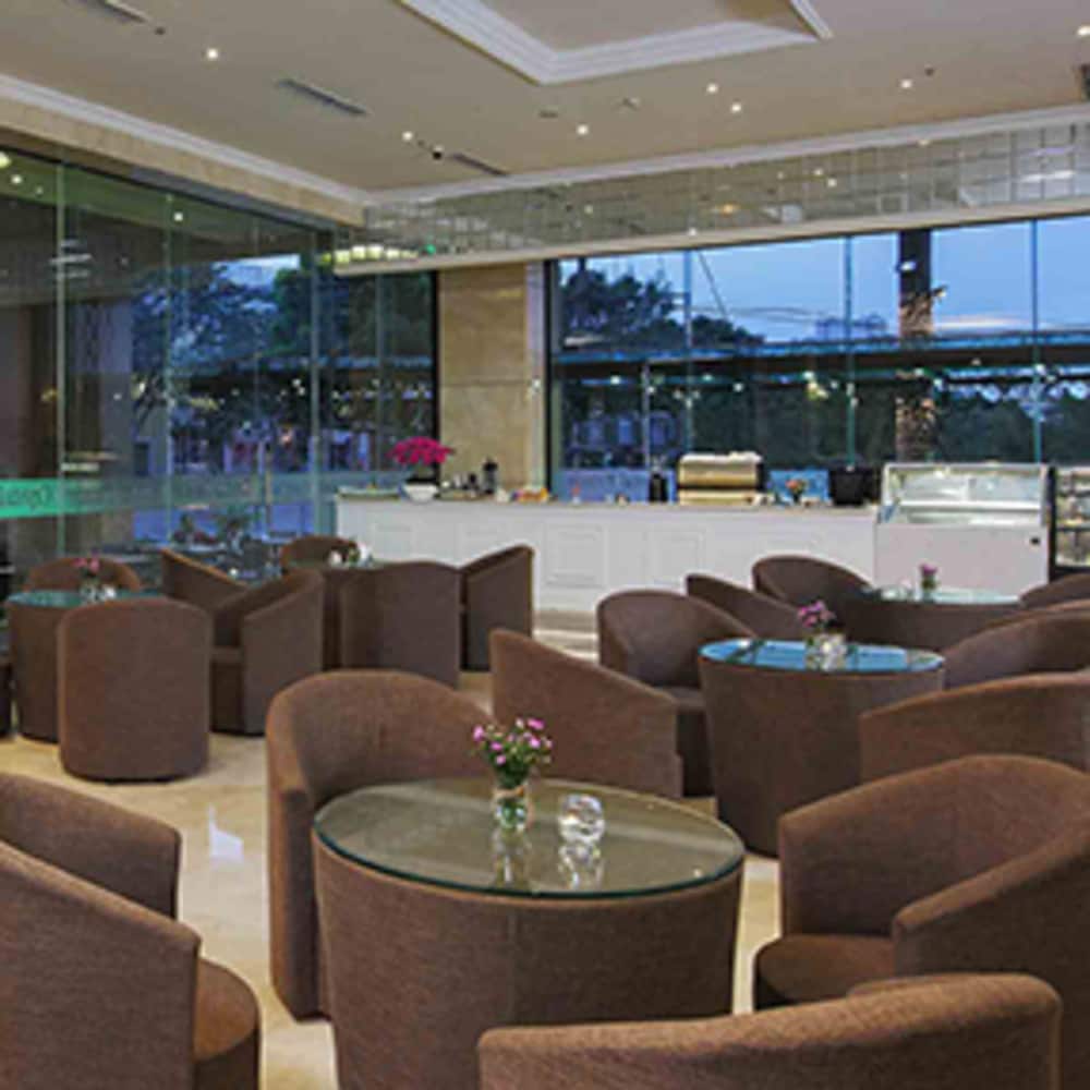 Фото MerPerle Crystal Palace Hotel