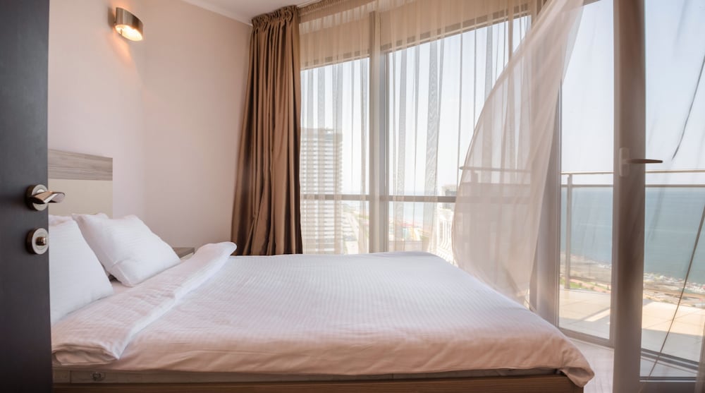 Фото Silk Road Sea Towers Batumi Apart Hotel