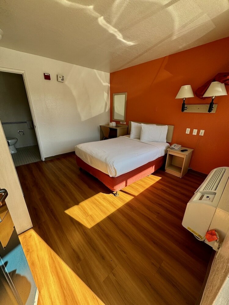 Фото Motel 6 Stanton