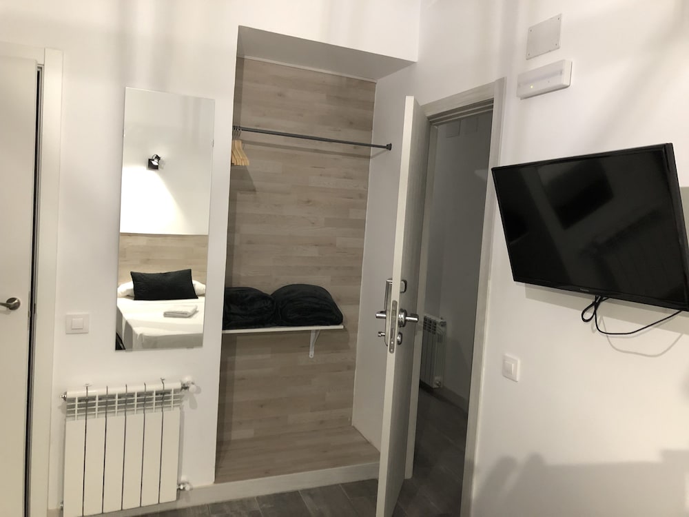 Фото Hostal Rias Bajas