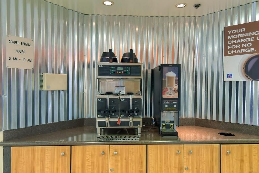 Фото Motel 6 Anaheim Maingate