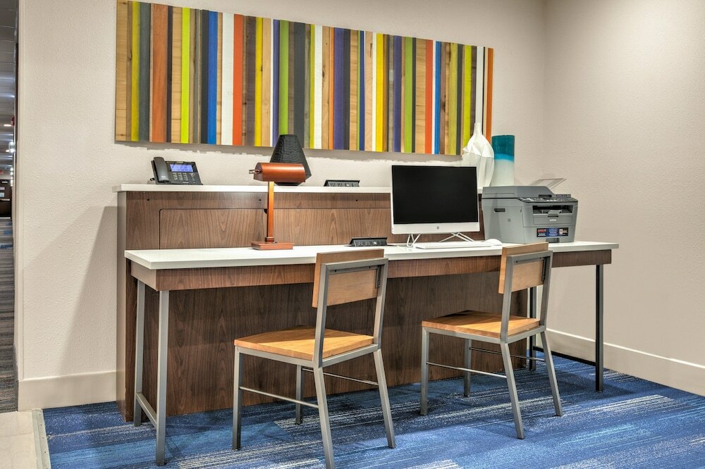 Фото Holiday Inn Express San Antonio East i 10, an Ihg Hotel