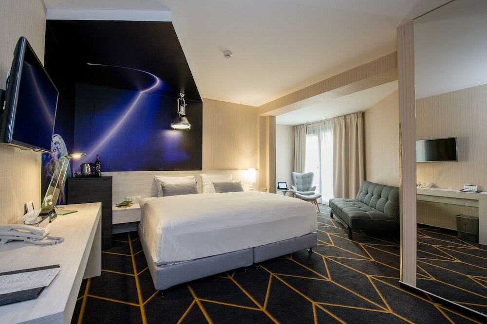 Фото отеля 2