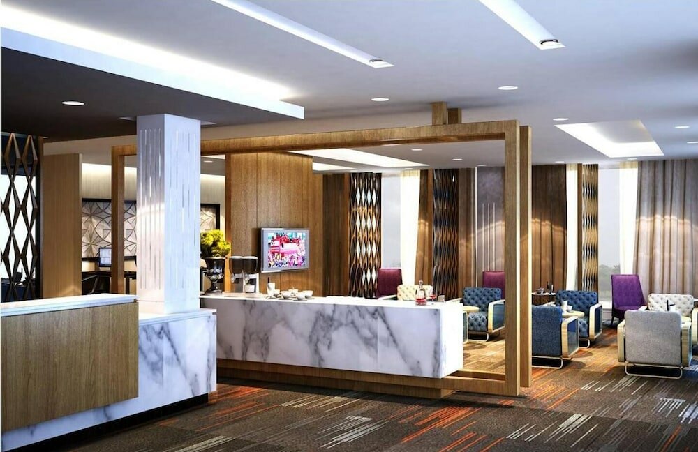 Фото Amanora The Fern Hotels & Club