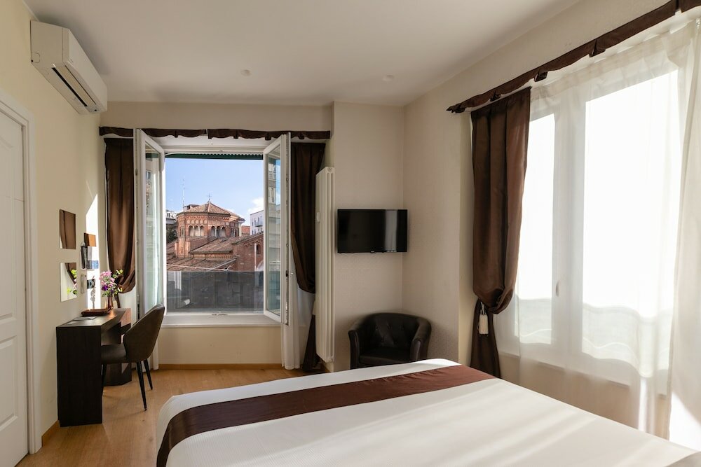 Фото Aiello Rooms - San Babila