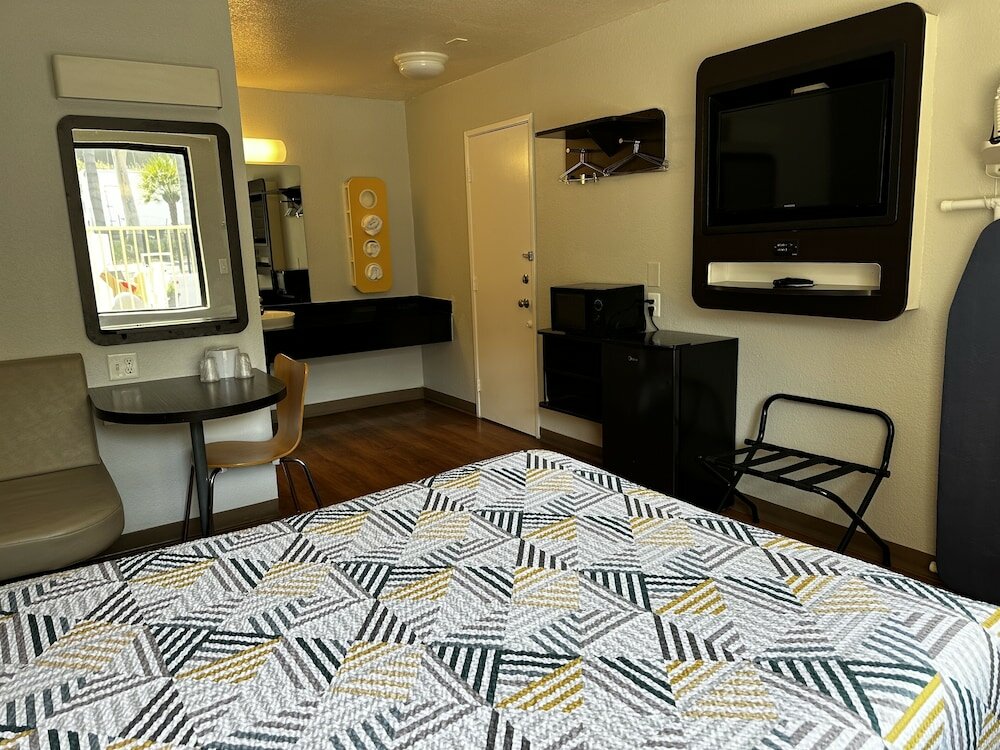 Фото Motel 6 San Diego, Ca - Hotel Circle - Mission Valley