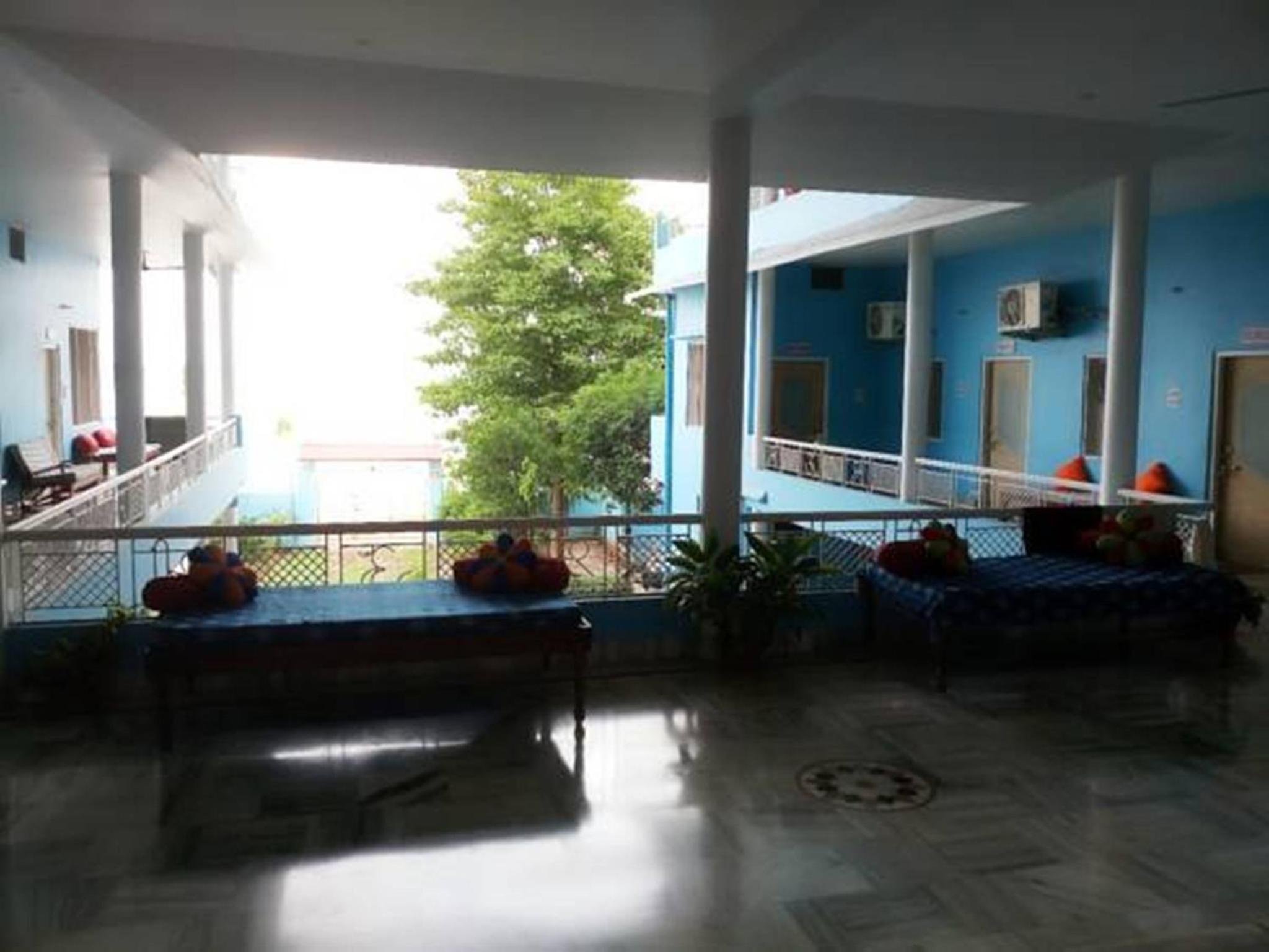 Фото Shri Yoga Mandir Guest House