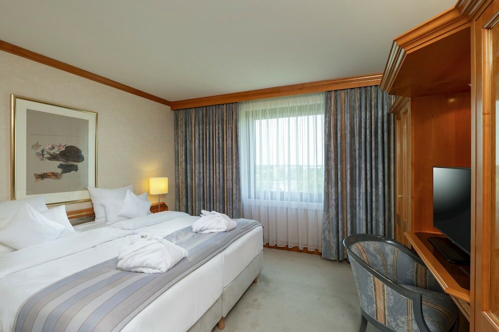 Фото Maritim Airport Hotel Hannover