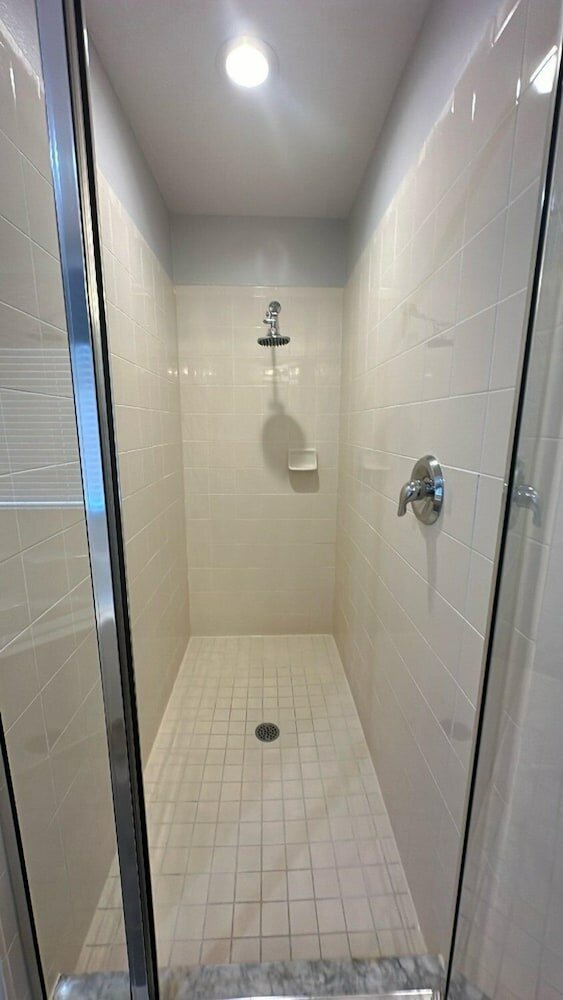 Фото Allamanda Holiday Home 4 Bedroom