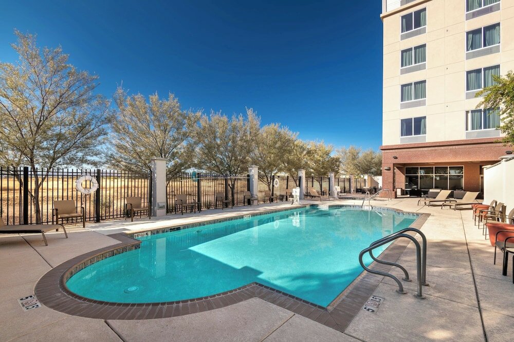 Фото Courtyard Phoenix Chandler/Fashion Center