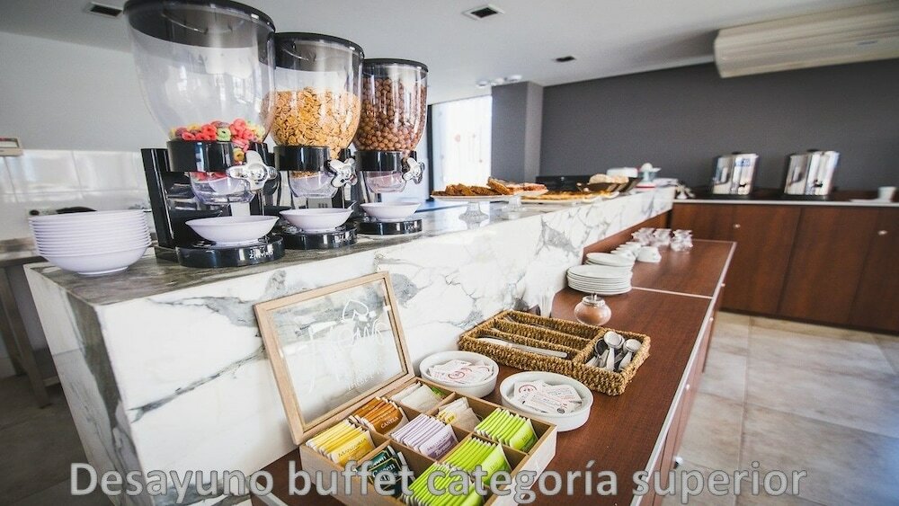 Фото Hotel Aatrac