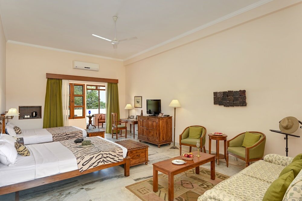 Фото Hotel Dev Vilas