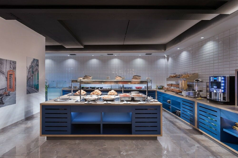 Фото Azur Hotel by St Hotels