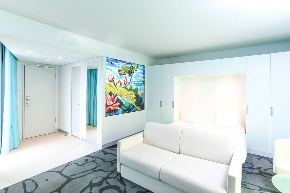 Фото Art'otel Cologne, part of Radisson Hotel Group