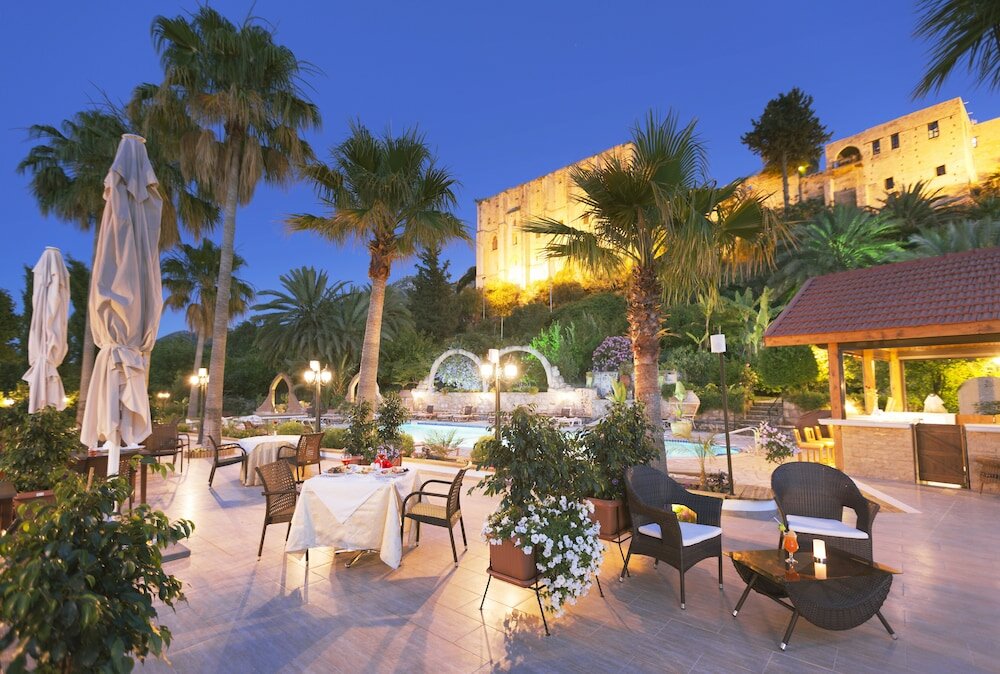 Фото Bellapais Gardens