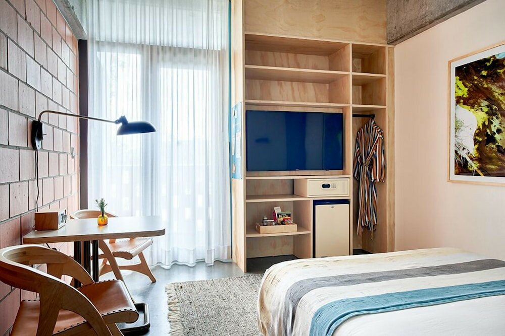 Фото The Carpenter Hotel