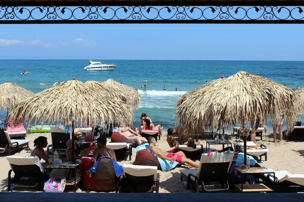 Фото отеля 2