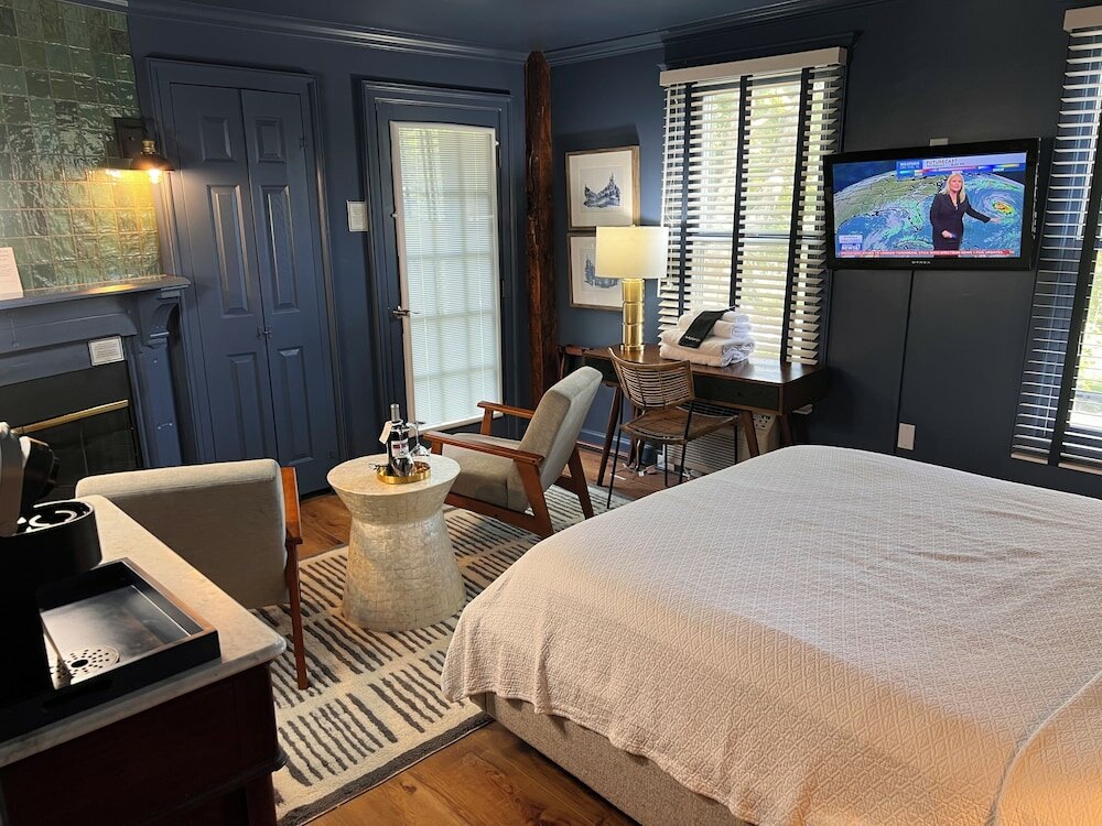 Фото The Cornell Inn, Lenox