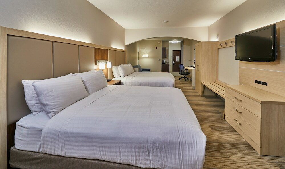 Фото Holiday Inn Express Hotel & Suites Medford-Central Point, an Ihg Hotel