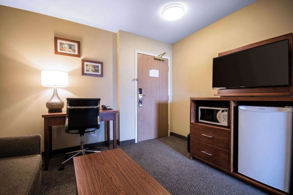Фото Comfort Inn & Suites