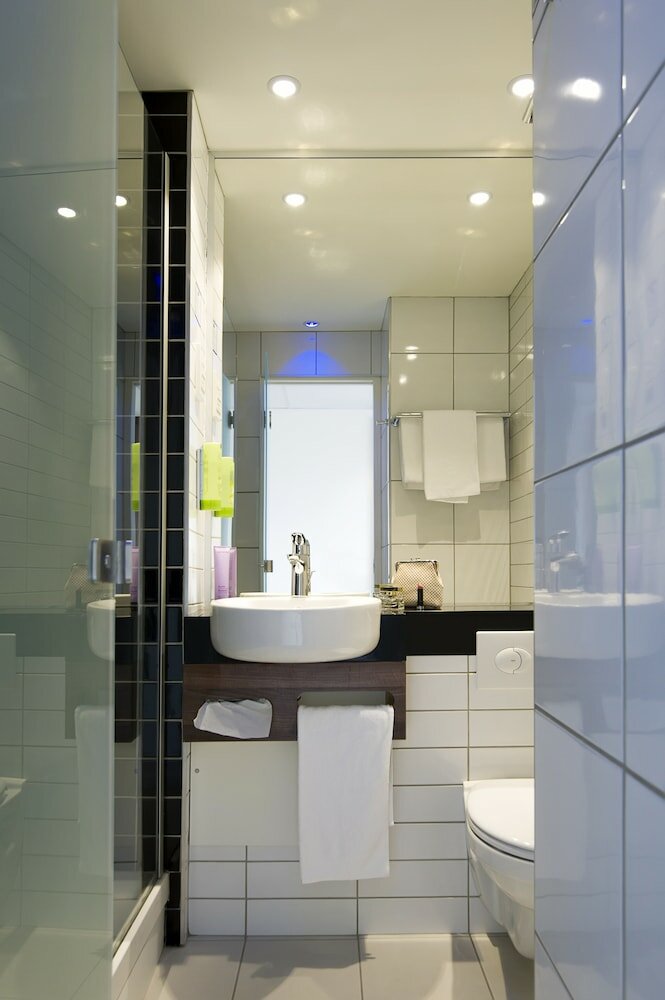 Фото Holiday Inn Express Lille Centre, an Ihg Hotel