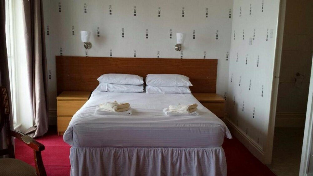 Фото The Glastonbury Hotel