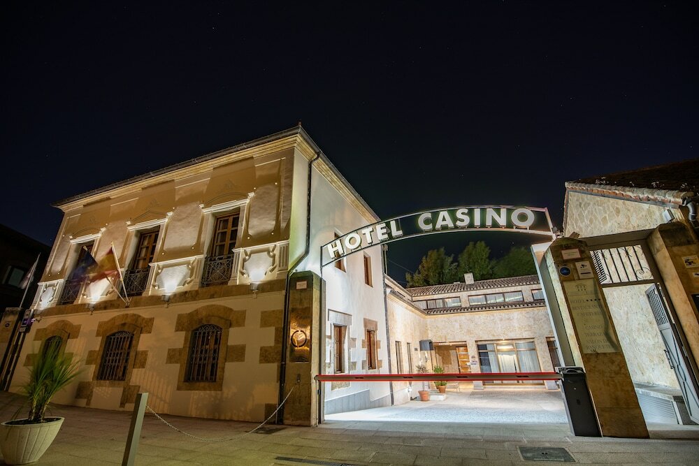 Фото Hospedium Hotel Casino del Tormes