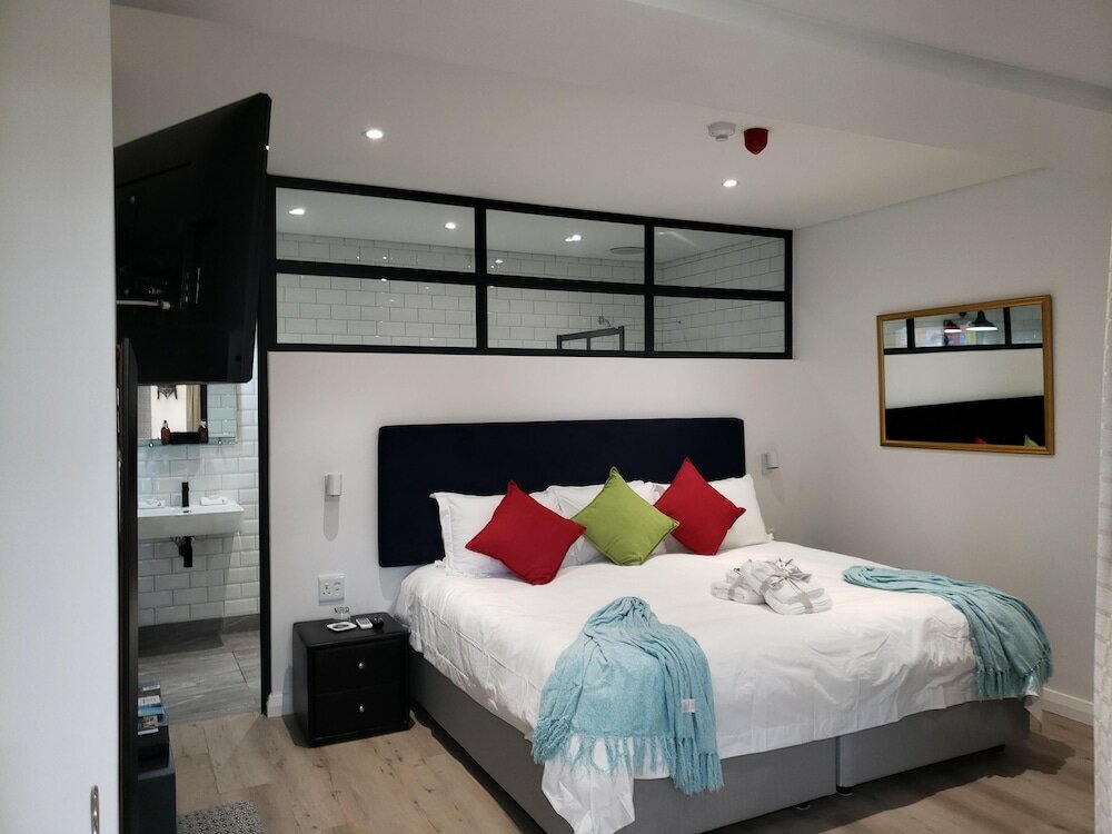 Фото Point B Guest House