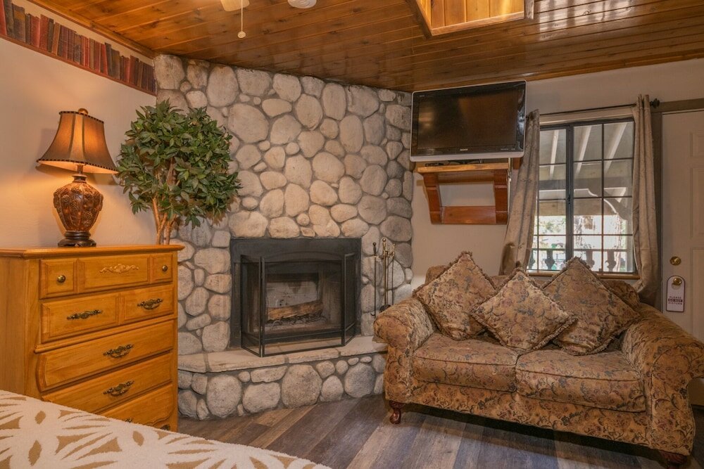 Фото Black Forest Lodge And Cabins