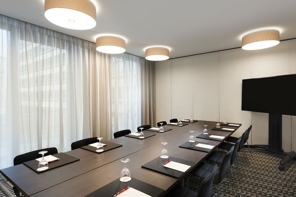 Фото Adina Apartment Hotel Leipzig