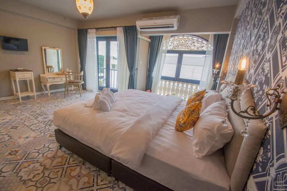 Фото Sridonchai Heritage Night Bazaar Chiang Mai