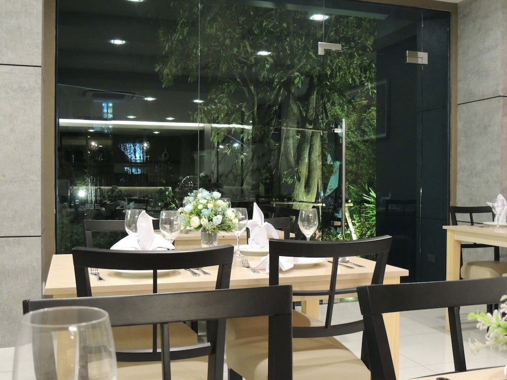 Фото The Raise Hotel