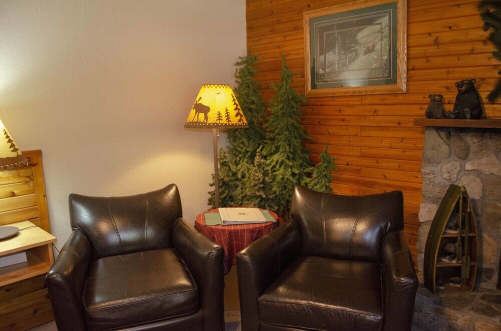 Фото Crandell Mountain Lodge