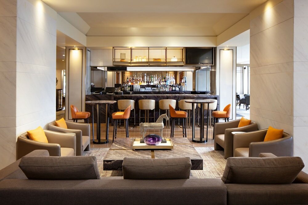 Фото Sheraton Universal Hotel