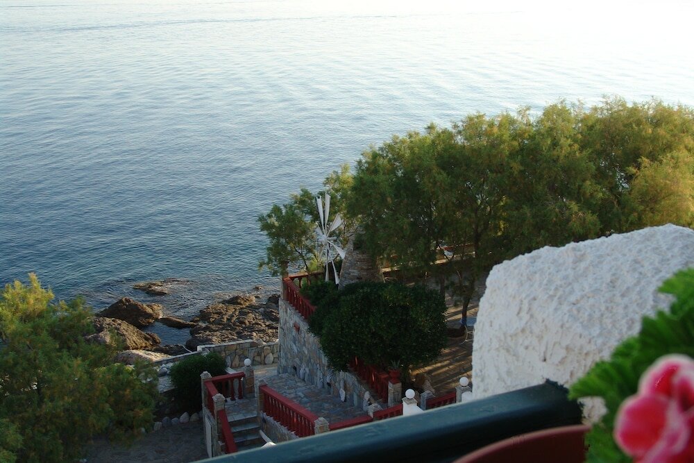 Фото Cavos Bay Hotel and Studios