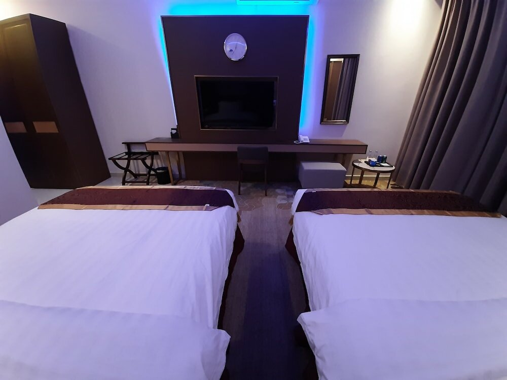 Фото Qasr Alshamal Hotel