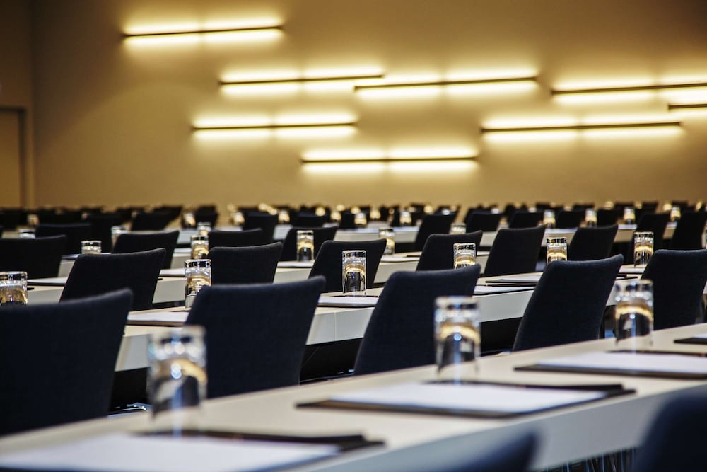 Фото Steigenberger Airport Hotel Berlin