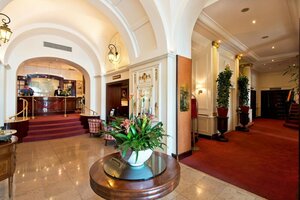 Гостиница Hotel West End Nice