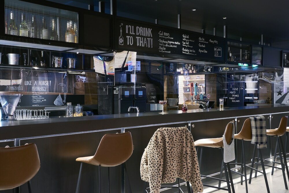 Фото Moxy Chester