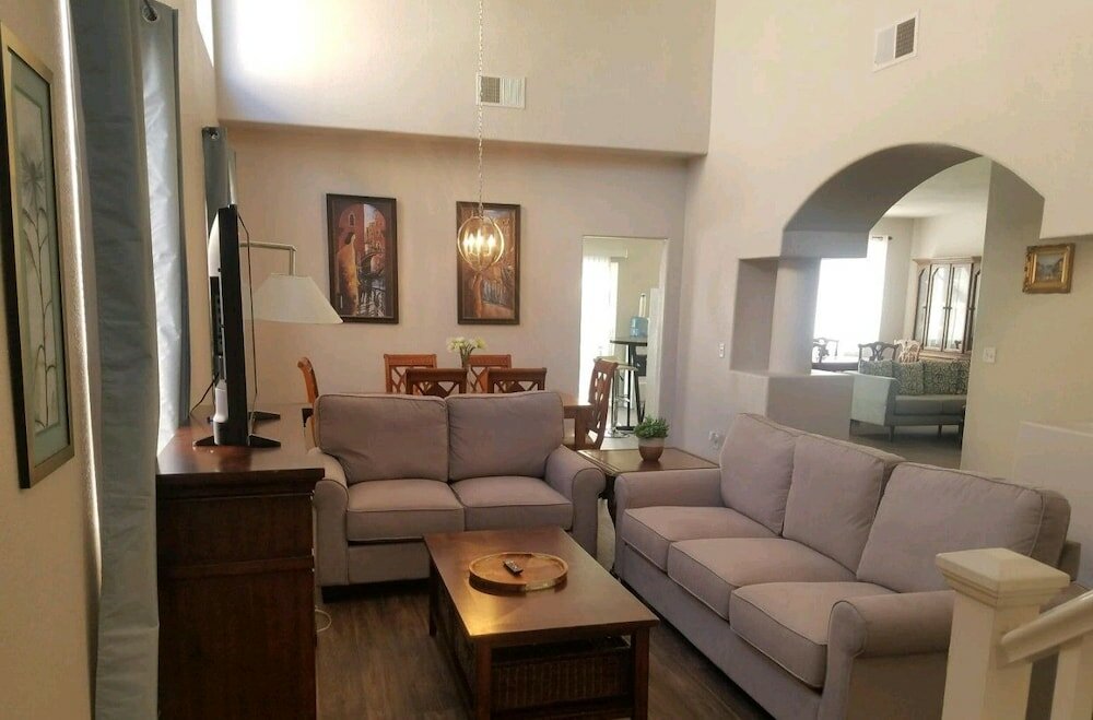 Фото Advantage Court