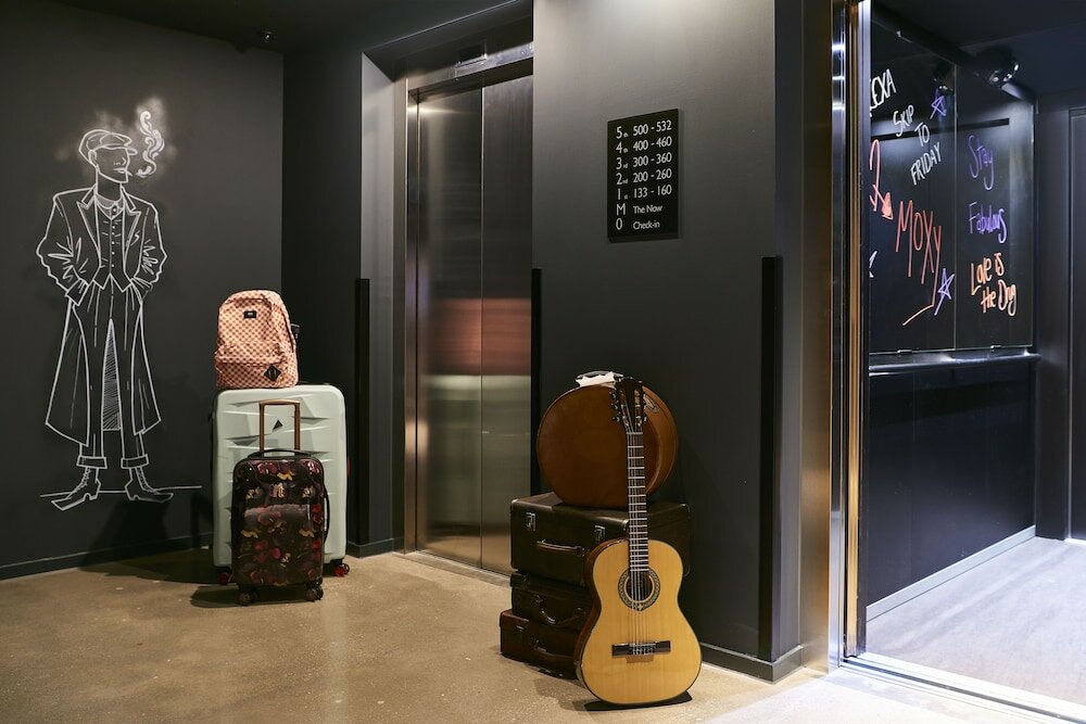 Фото Moxy Chester